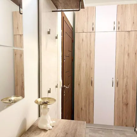 Apartment Narcis Nest Warna