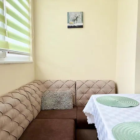 Apartment Narcis Nest Warna